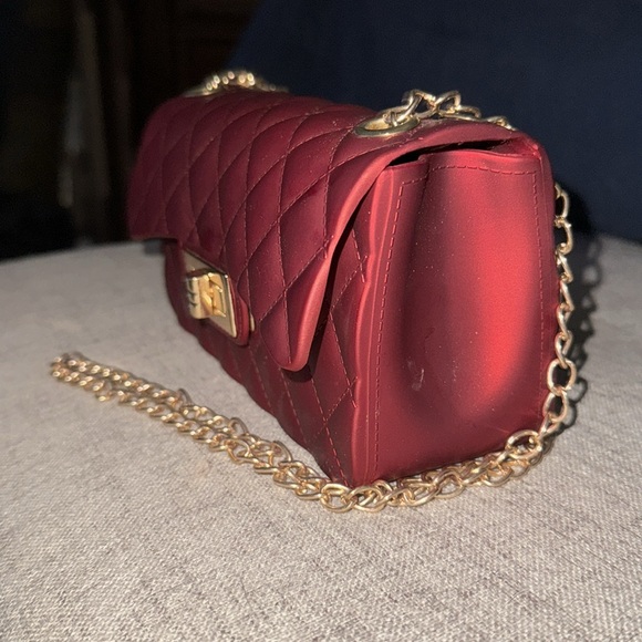 NWOT Garnet Red Rubber Shoulder Bag It’s Adorable 😍 - Picture 3 of 5